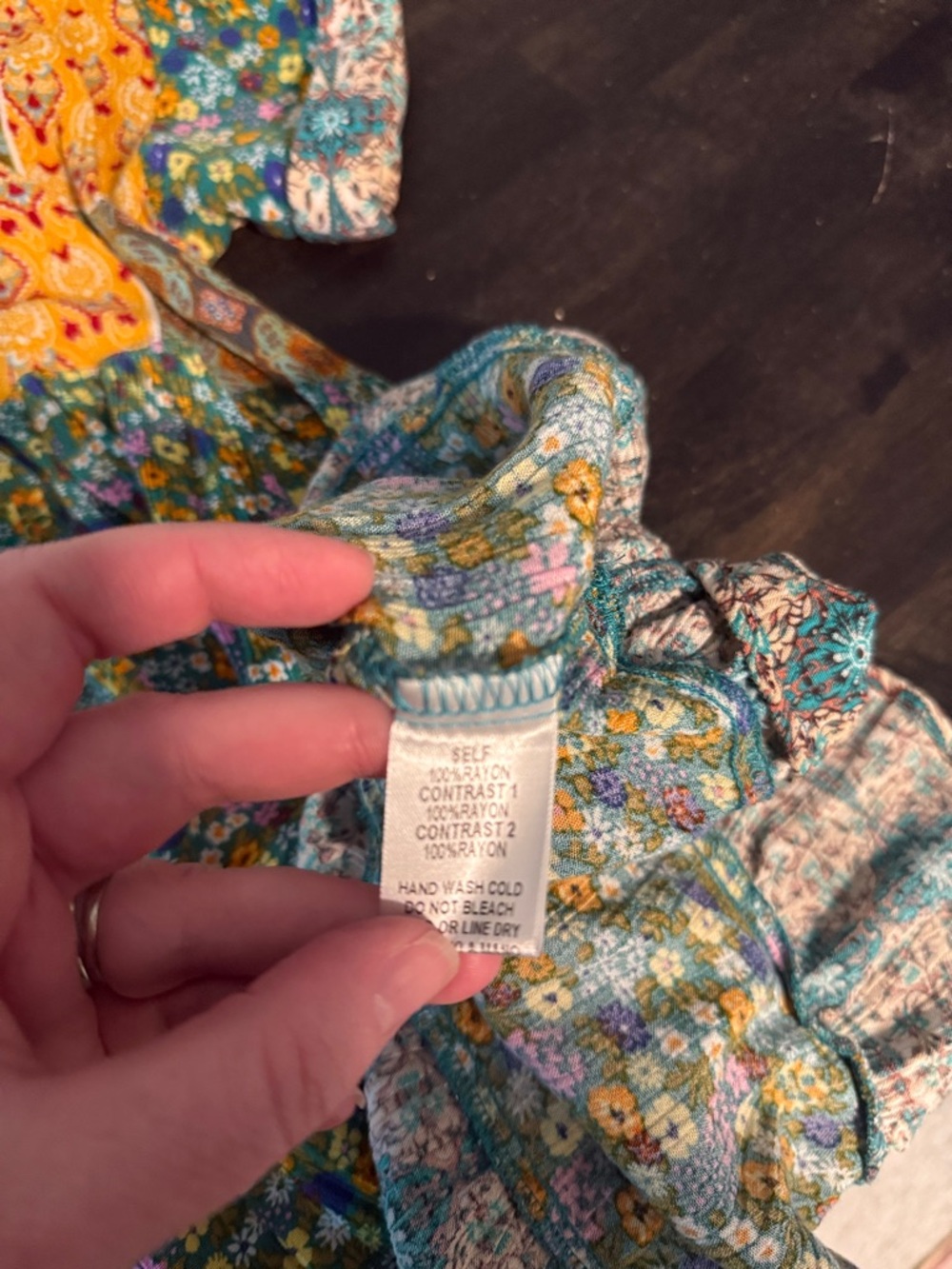 Easel Mixed Floral Patchwork Crinkle Tunic Top Size 1X Boho Hippie 70s Vibes - Picture 4 of 6